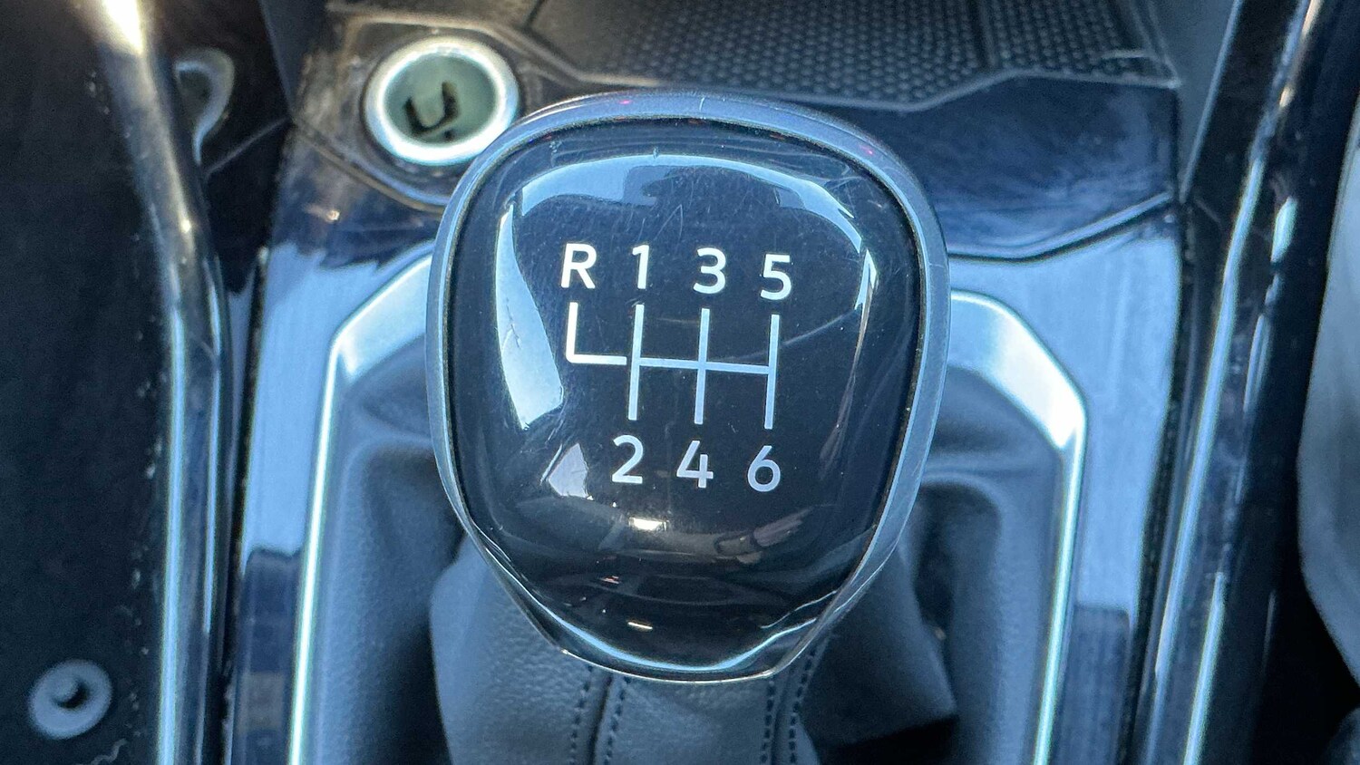 Used Volkswagen T-Roc for sale - 77858703: Photo 28