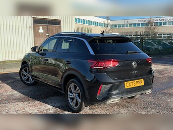 Used Volkswagen T-Roc 2023 for sale - 77858703: Photo