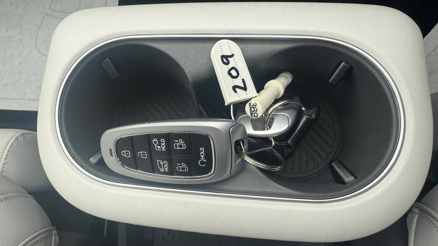 Used Hyundai IONIQ 5 for sale - 78209239: Photo 24