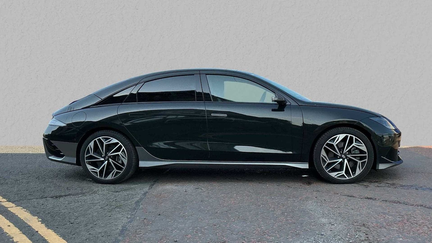 Used Hyundai IONIQ 6 2024 for sale - 77857798: Photo 3