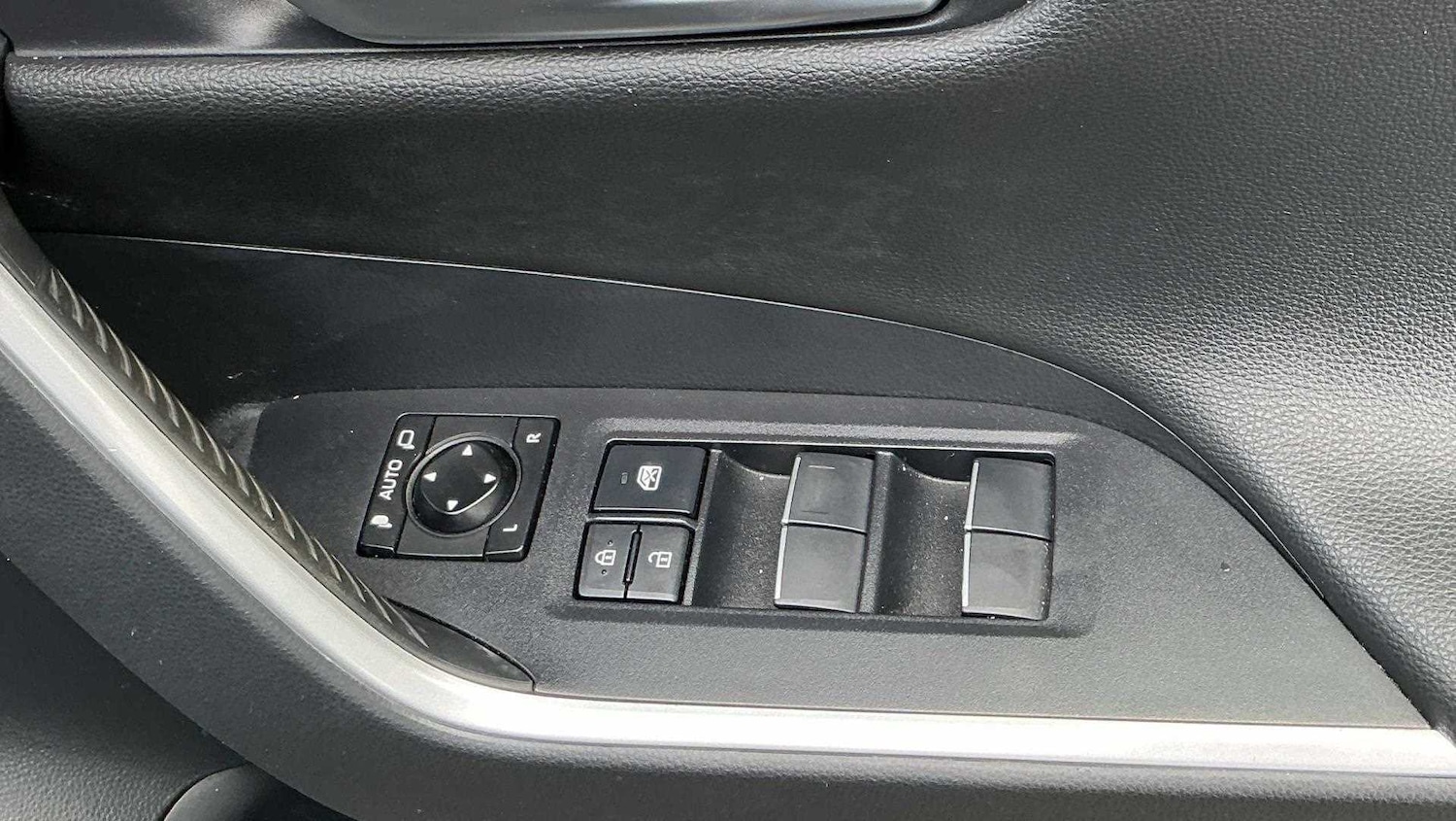 Used Toyota RAV4 2019 for sale - 78060269: Photo 14