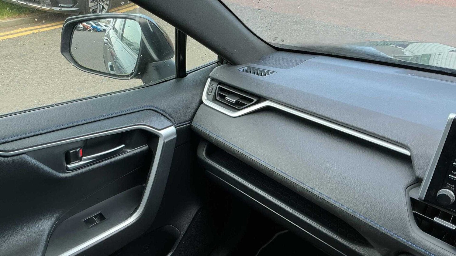 Used Toyota RAV4 2019 for sale - 78060269: Photo 31