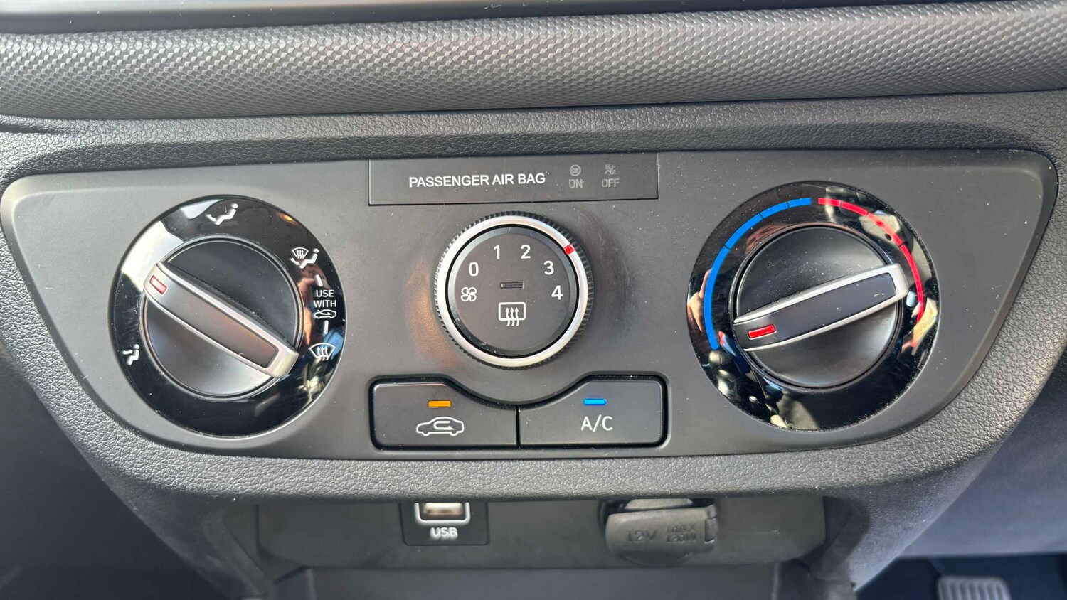 Used Hyundai i10 2022 for sale - 78173800: Photo 14