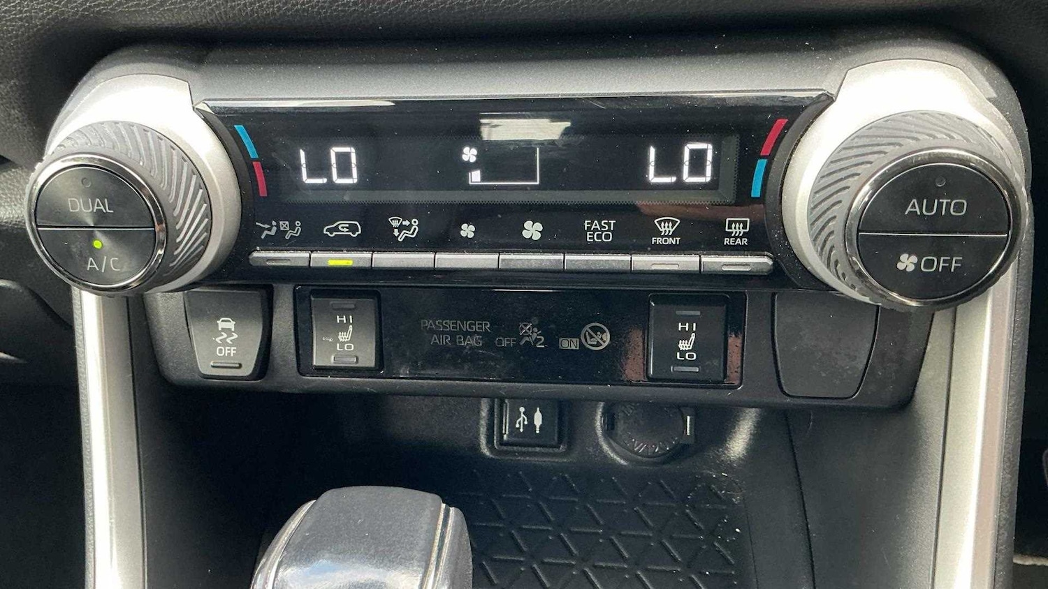 Used Toyota RAV4 2019 for sale - 78173701: Photo 26