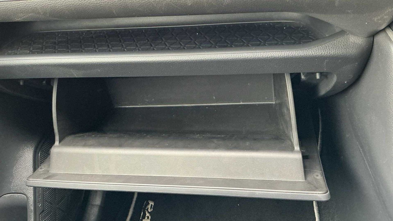 Used Toyota RAV4 2019 for sale - 78173701: Photo 29