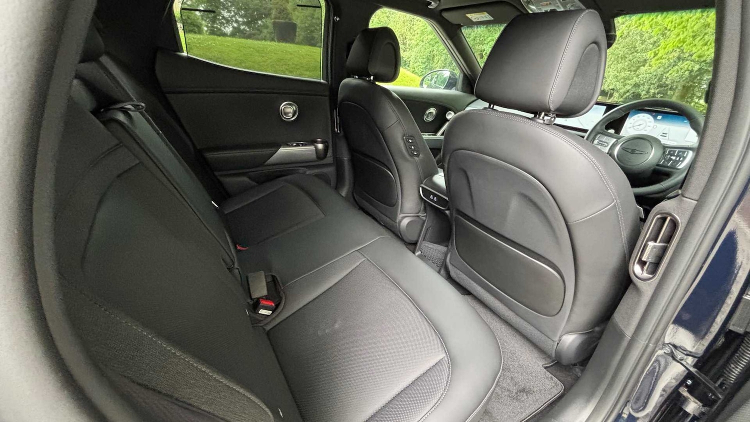 Used Genesis GV60 2025 for sale - 77928595: Photo 14