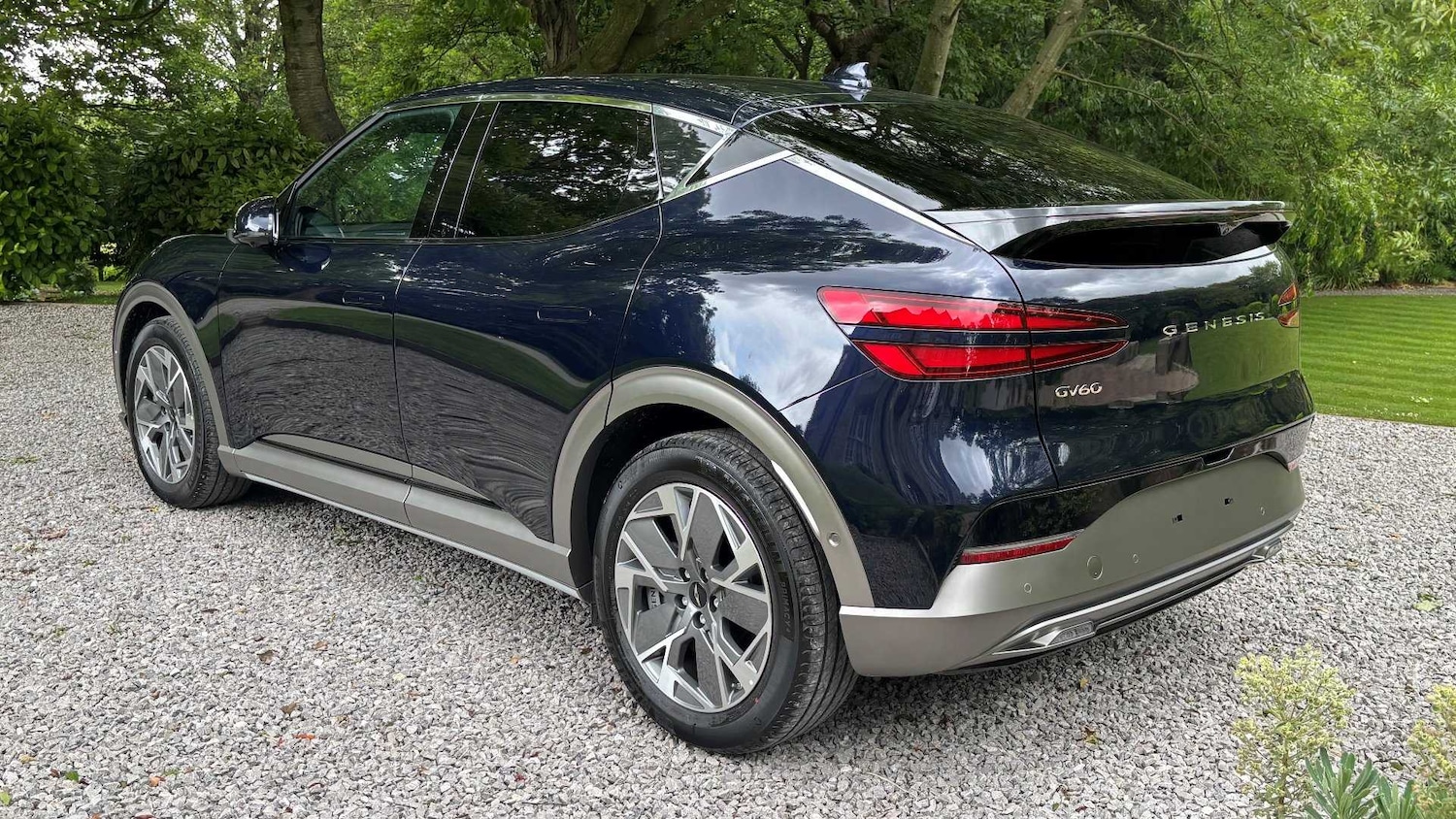 Used Genesis GV60 2025 for sale - 77928595: Photo 2