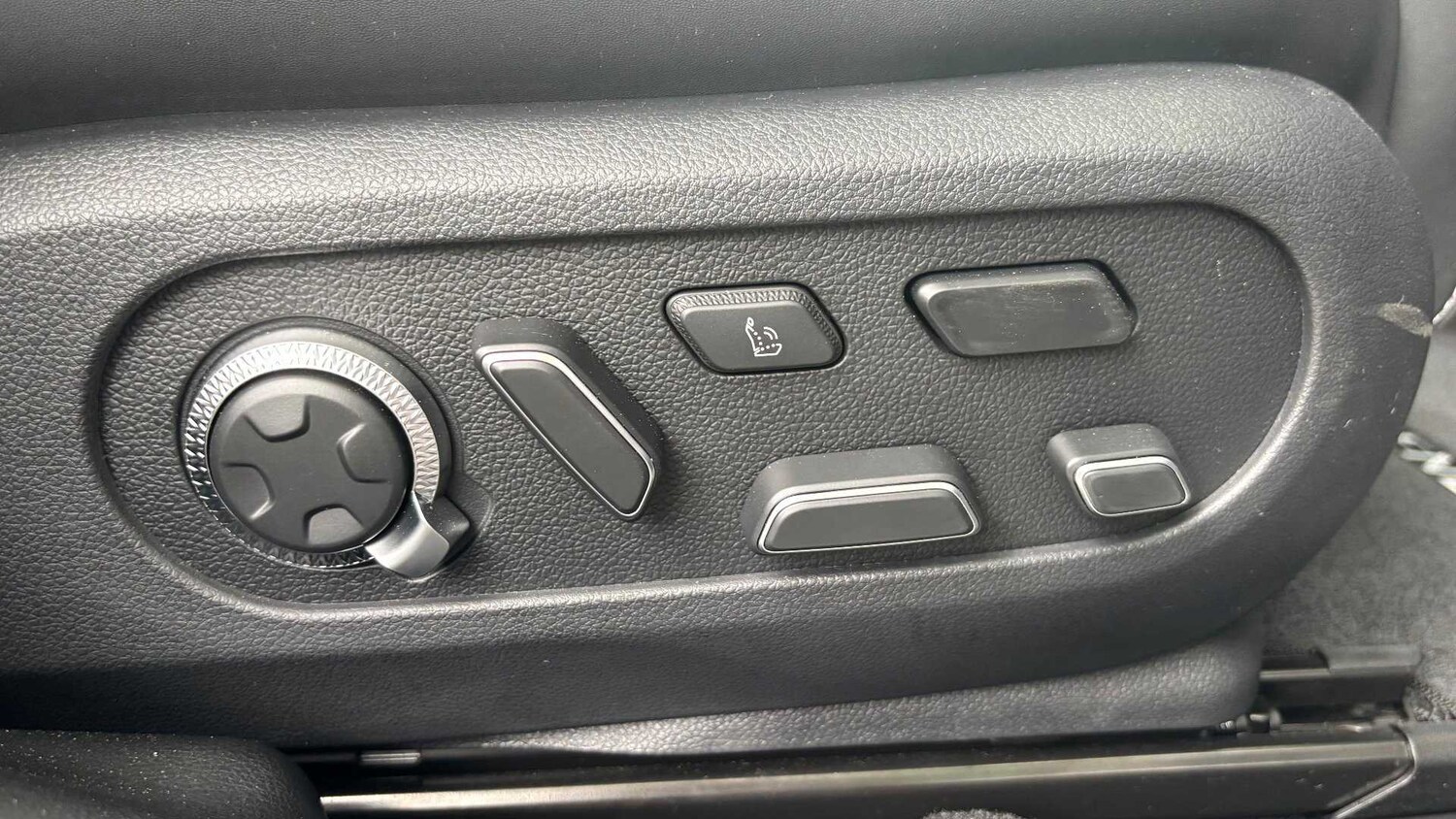 Used Genesis GV60 2025 for sale - 77928595: Photo 20