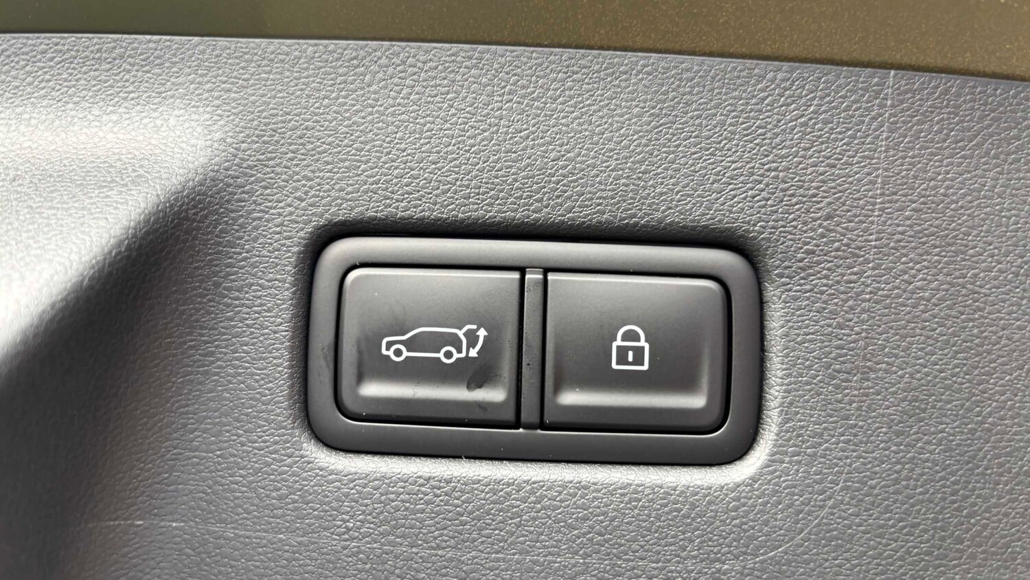 Used Hyundai Santa Fe for sale - 77858260: Photo 28