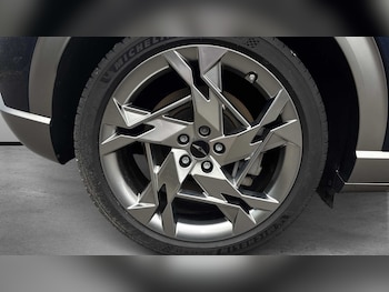 Used Genesis GV60 2024 for sale - 78464990: Photo