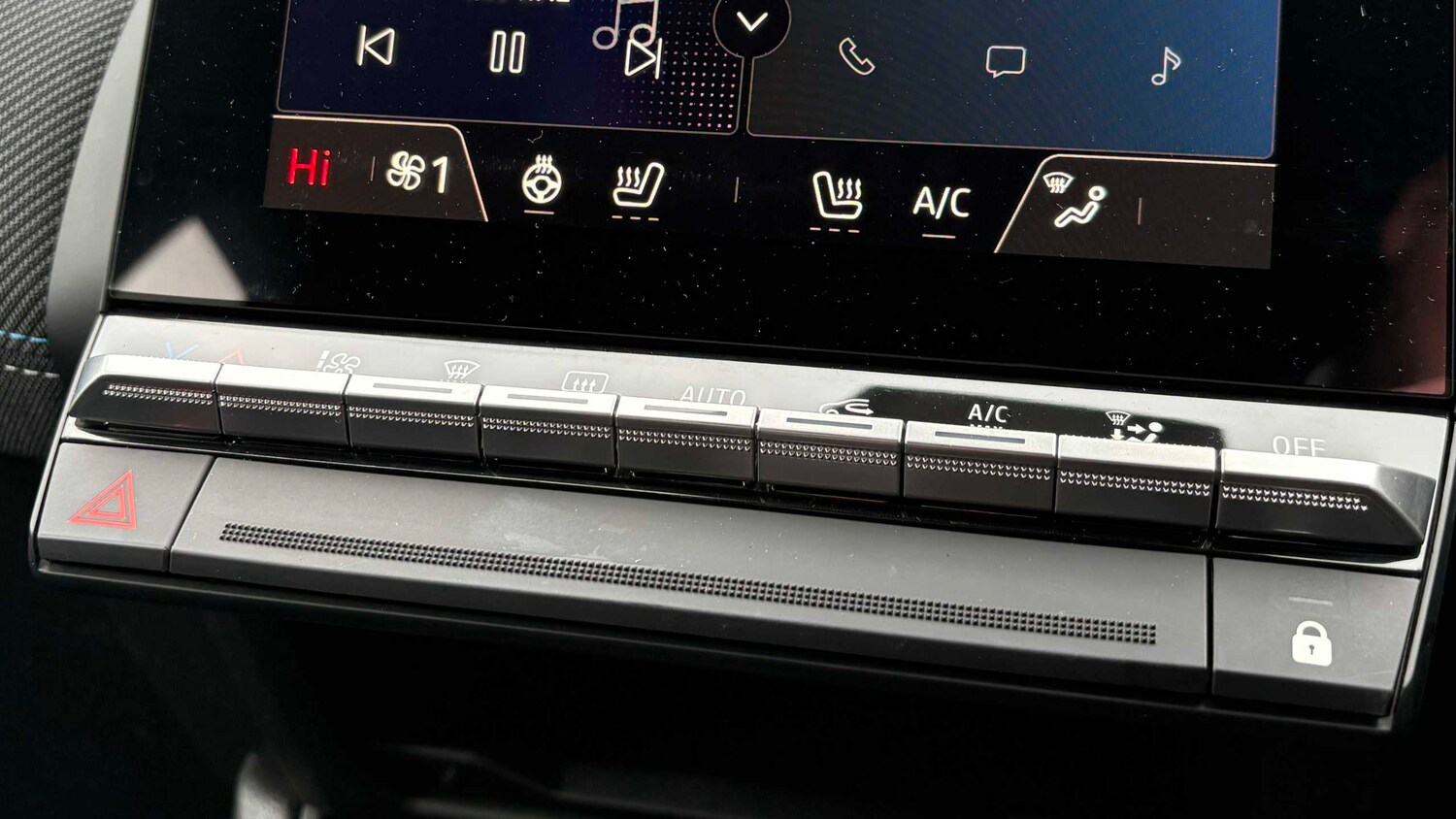 Used Renault Captur for sale - 77861810: Photo 14