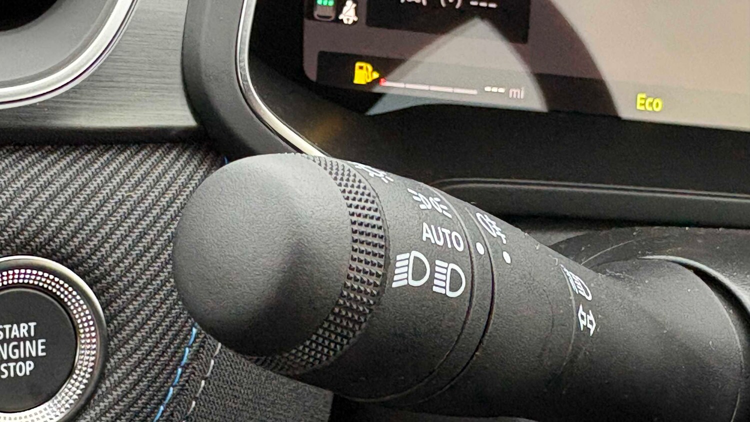 Used Renault Captur for sale - 77861810: Photo 18