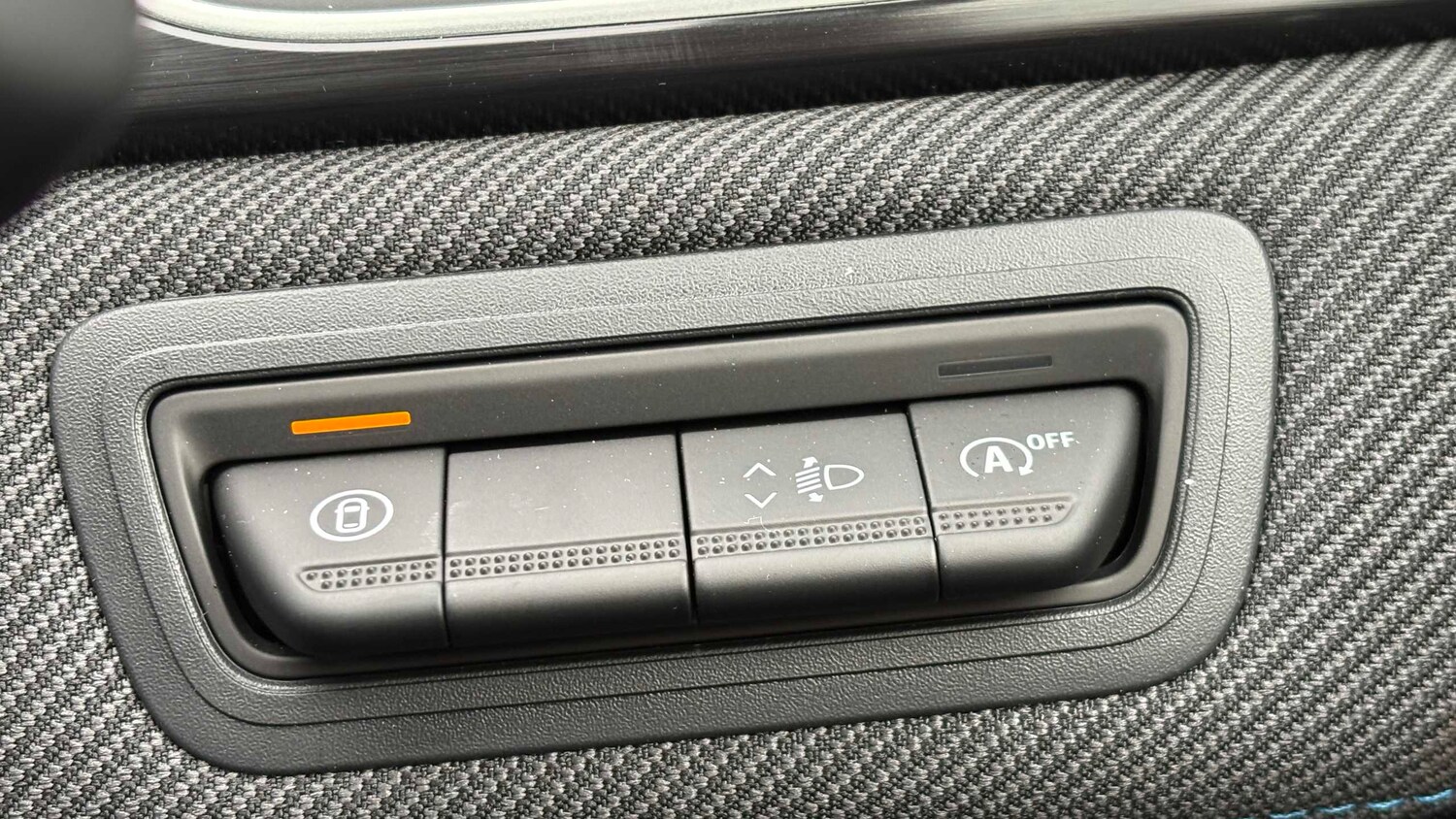 Used Renault Captur for sale - 77861810: Photo 23