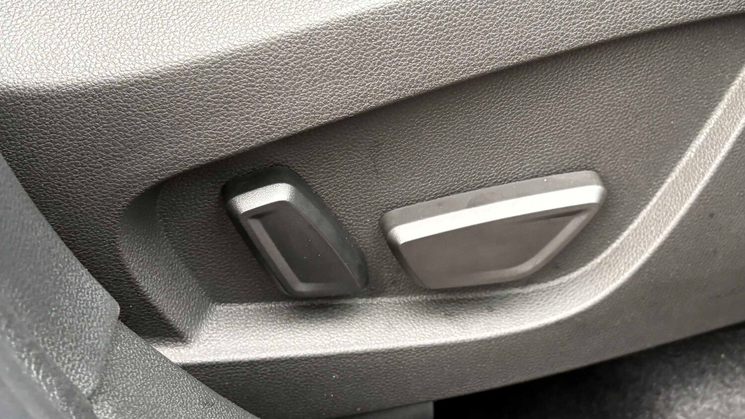 Used Renault Captur for sale - 77861810: Photo 25