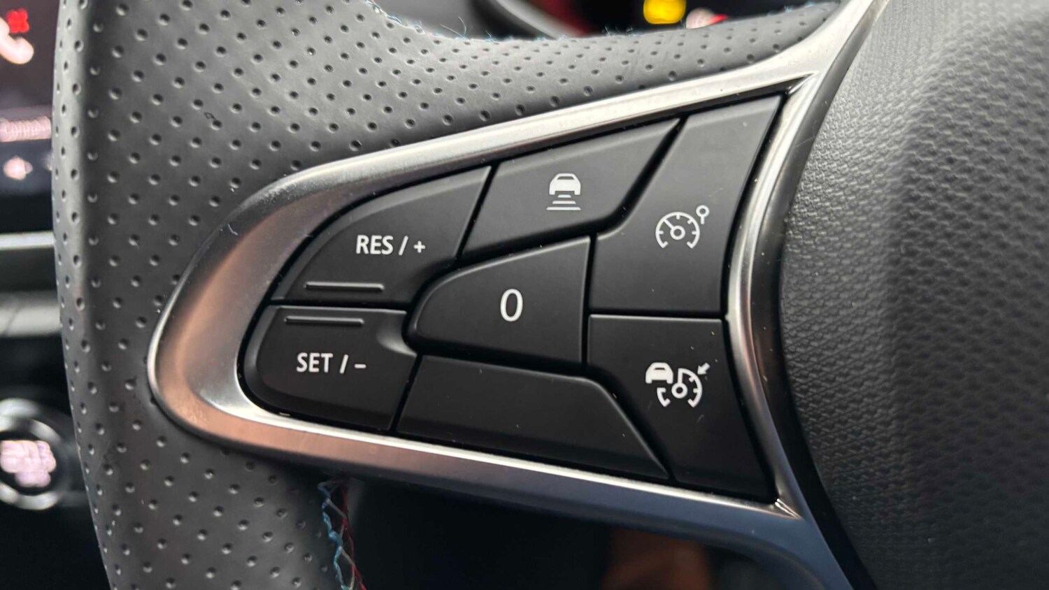 Used Renault Clio for sale - 77857915: Photo 16