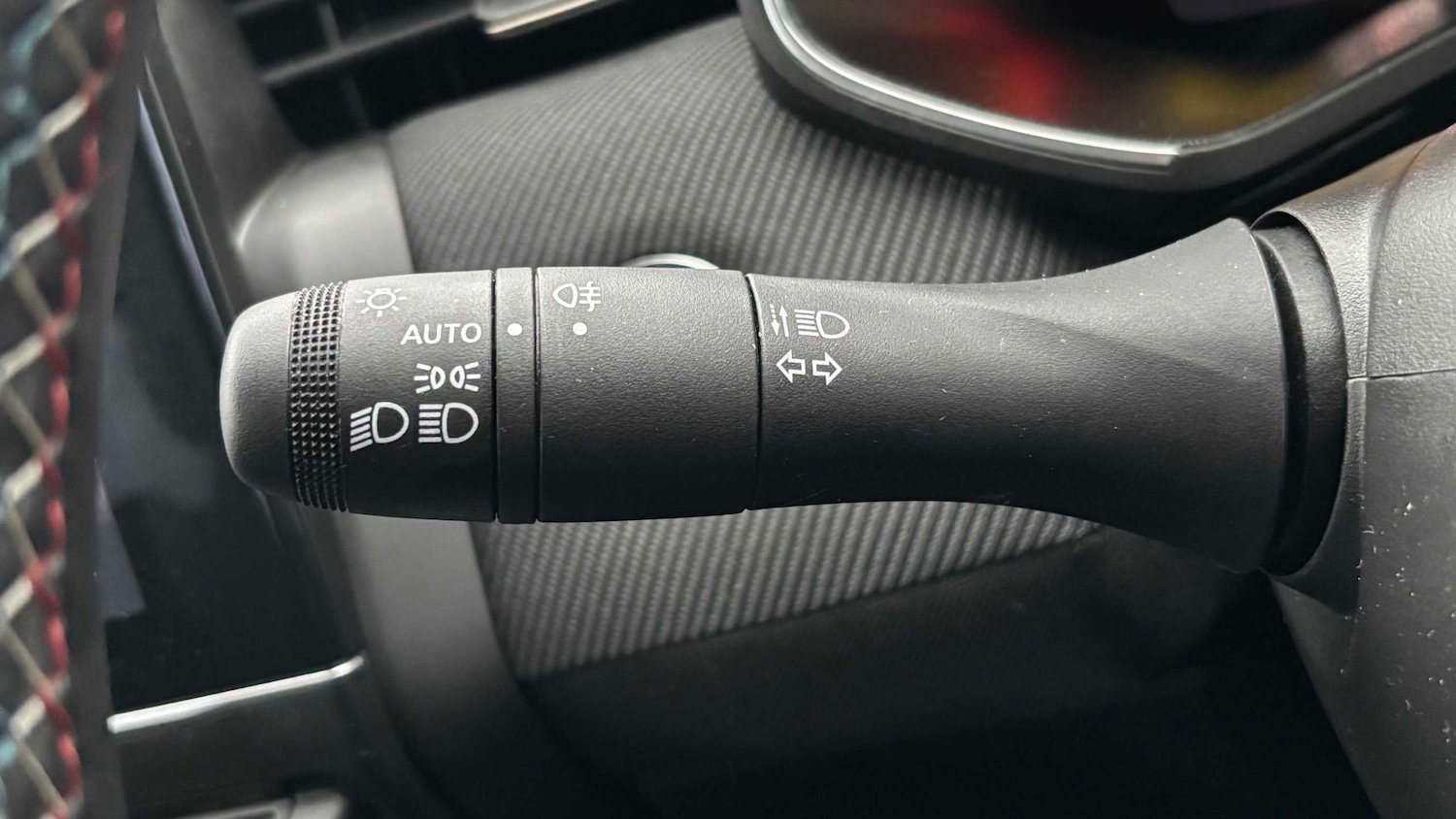 Used Renault Clio for sale - 77857915: Photo 18