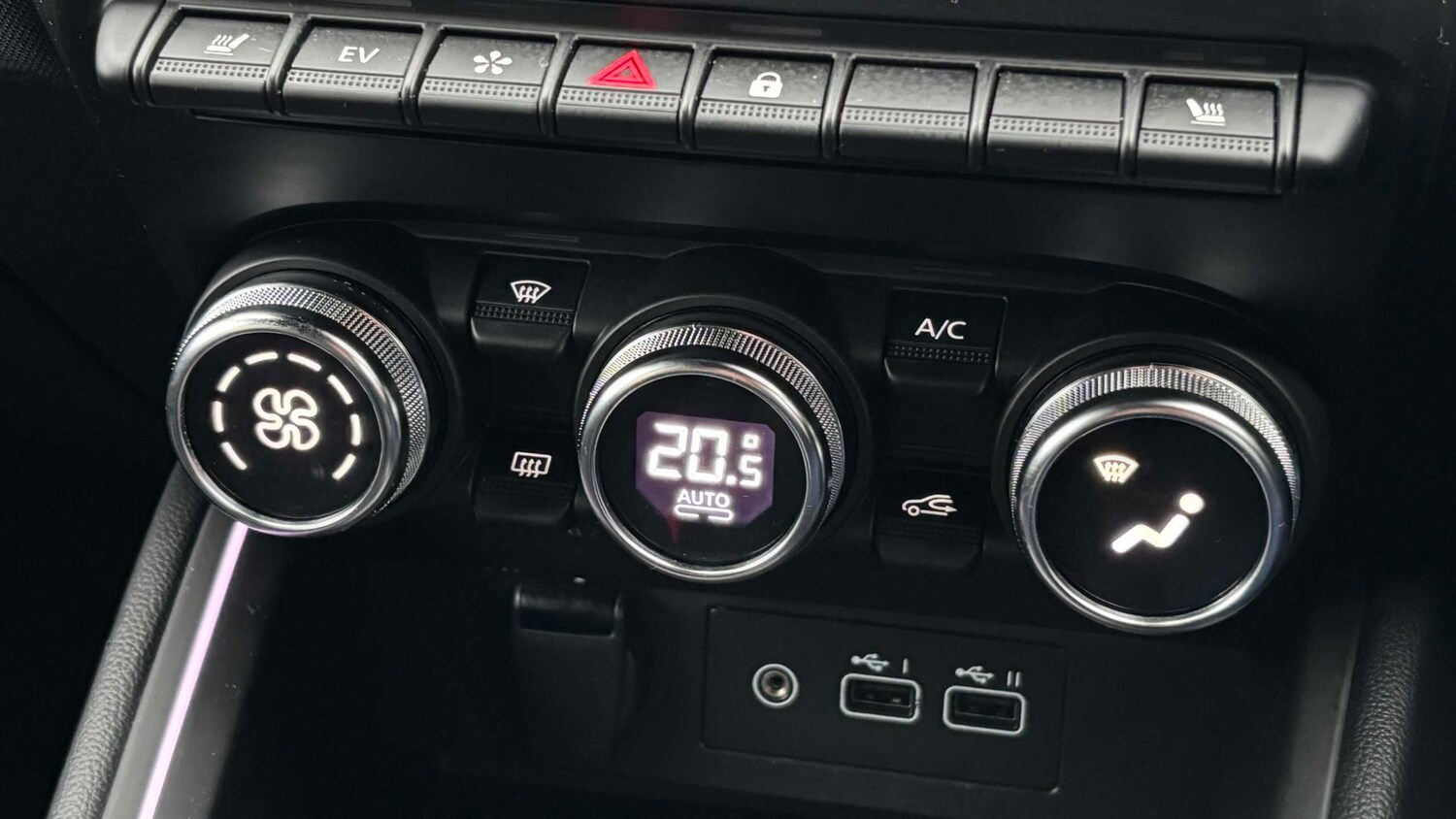 Used Renault Clio for sale - 77857915: Photo 25