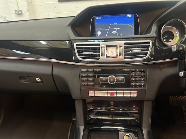 Used Mercedes-Benz E Class 2013 for sale - 76286144: Photo 16