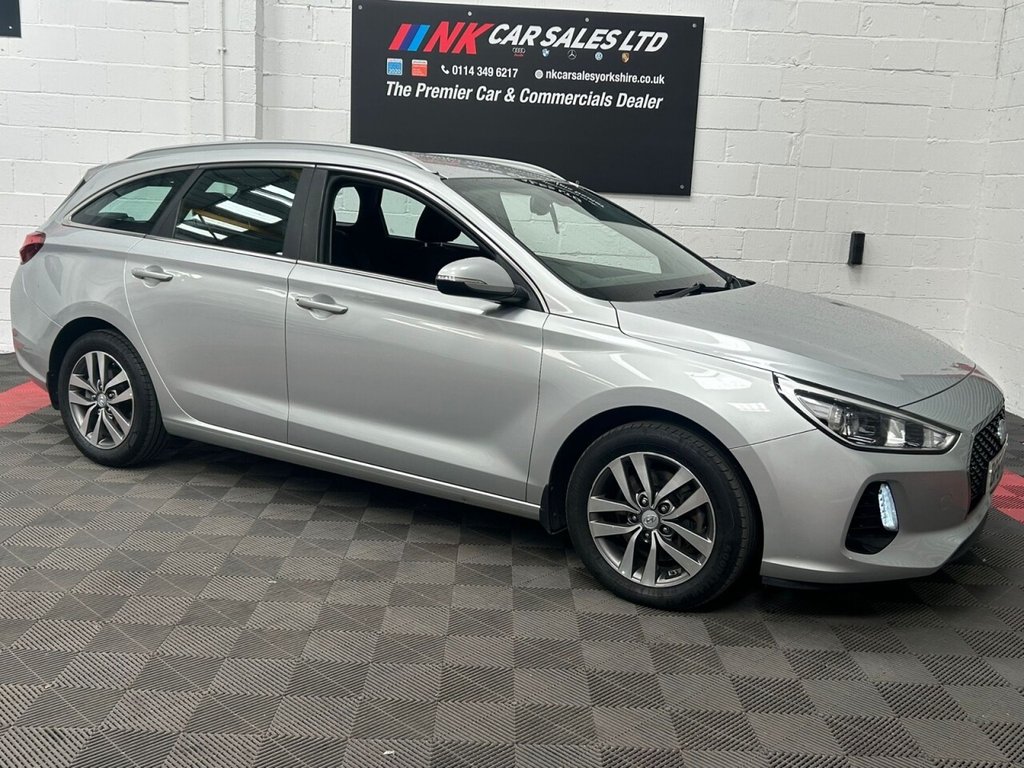 Used Hyundai i30 2018 for sale - 76312898: Photo 1