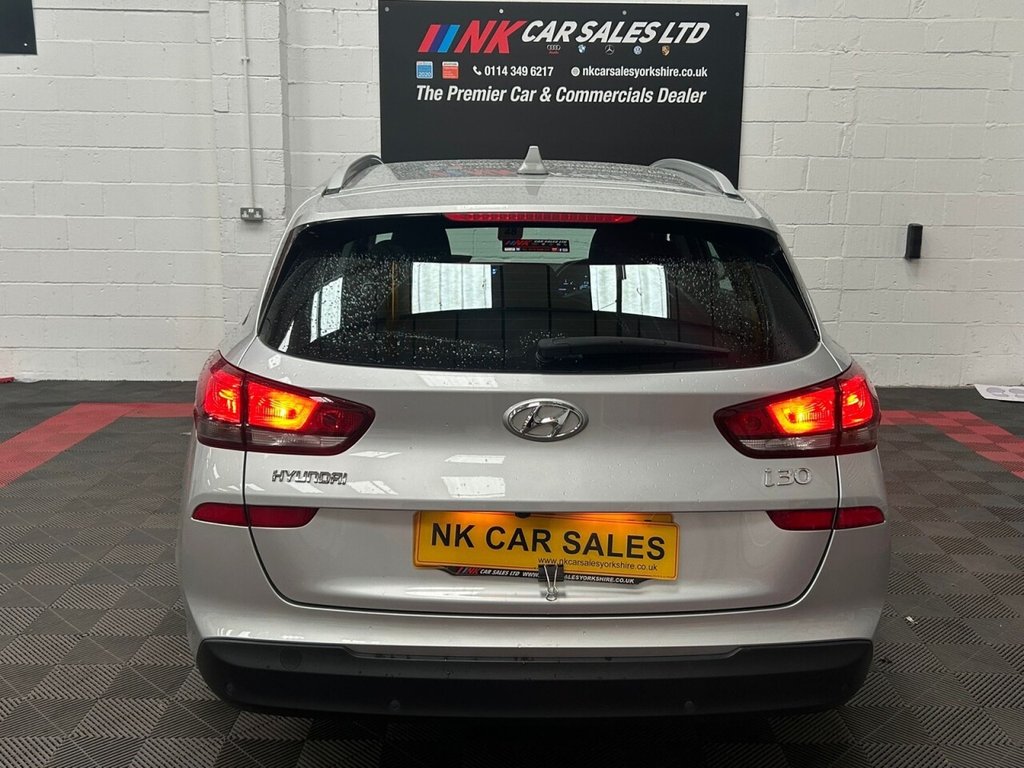 Used Hyundai i30 2018 for sale - 76312898: Photo 17