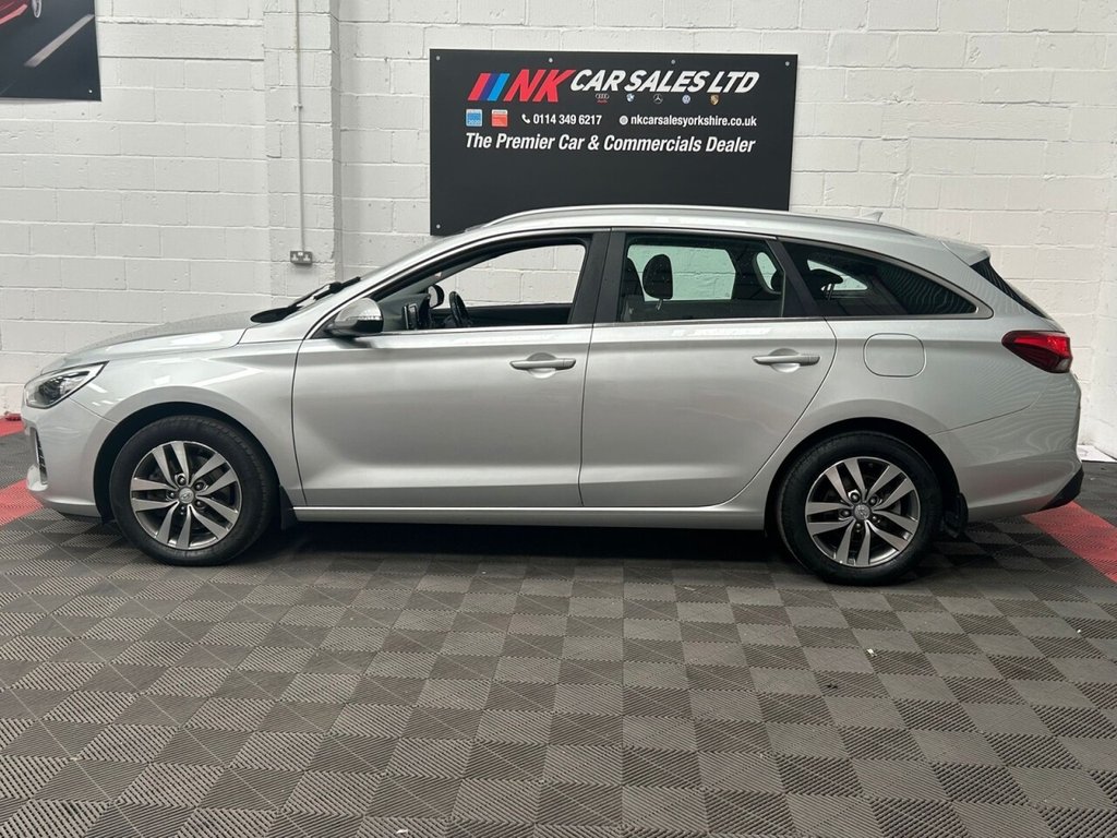 Used Hyundai i30 2018 for sale - 76312898: Photo 5