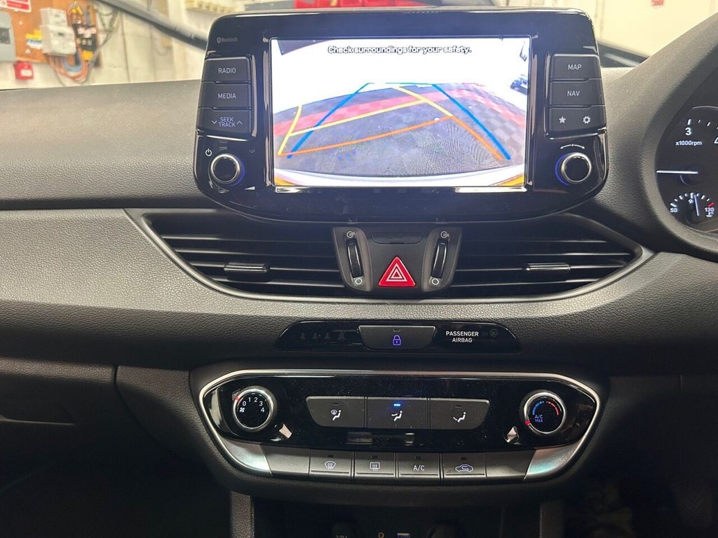 Used Hyundai i30 2018 for sale - 76312898: Photo 6