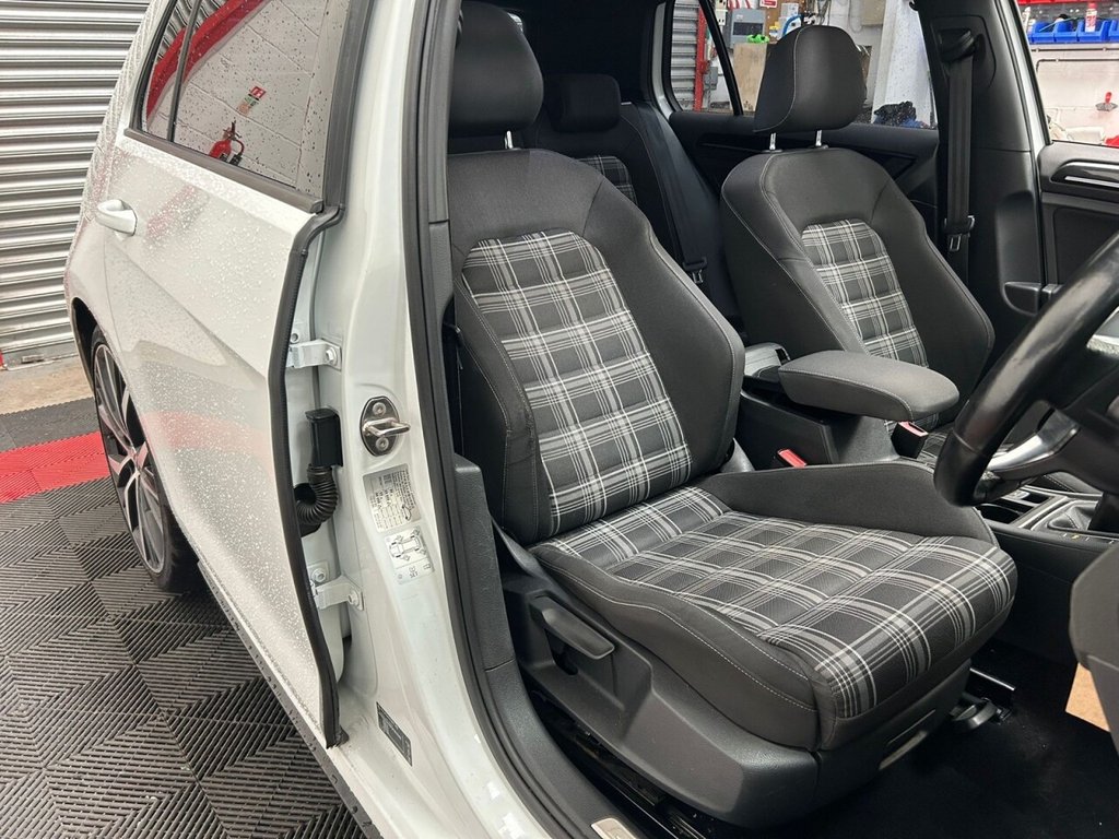 Used Volkswagen Golf 2015 for sale - 76162960: Photo 13