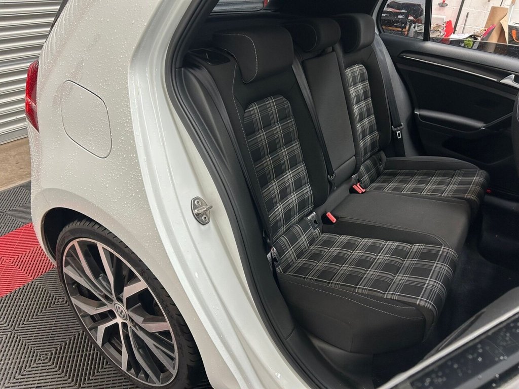 Used Volkswagen Golf 2015 for sale - 76162960: Photo 17