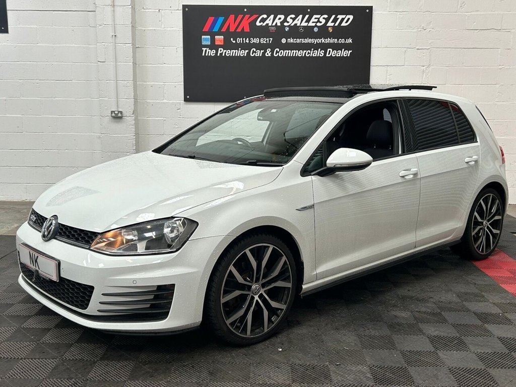 Used Volkswagen Golf 2015 for sale - 76162960: Photo 2