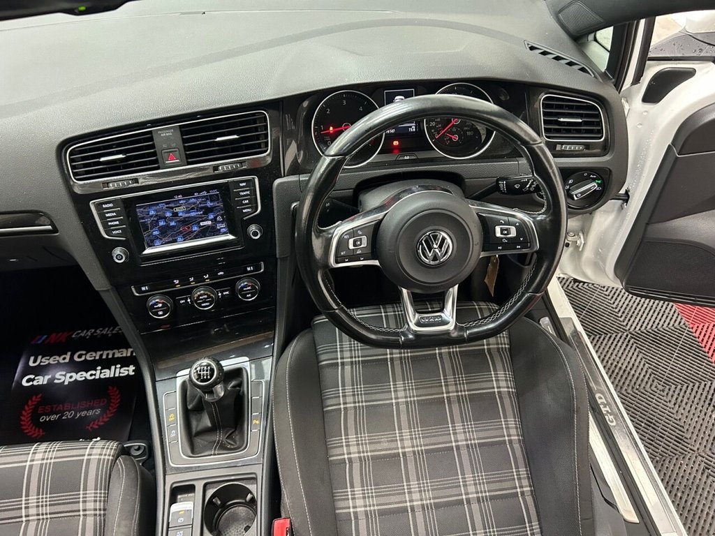 Used Volkswagen Golf 2015 for sale - 76162960: Photo 22