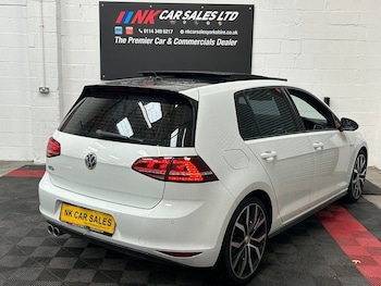 Used Volkswagen Golf 2015 for sale - 76162960: Photo