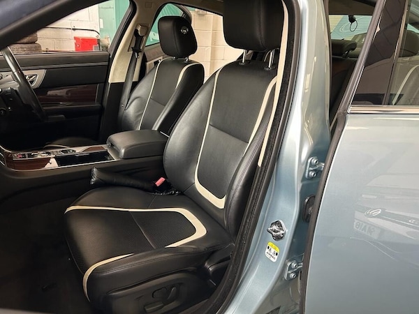 Used Jaguar XF 2012 for sale - 68884798: Photo 31