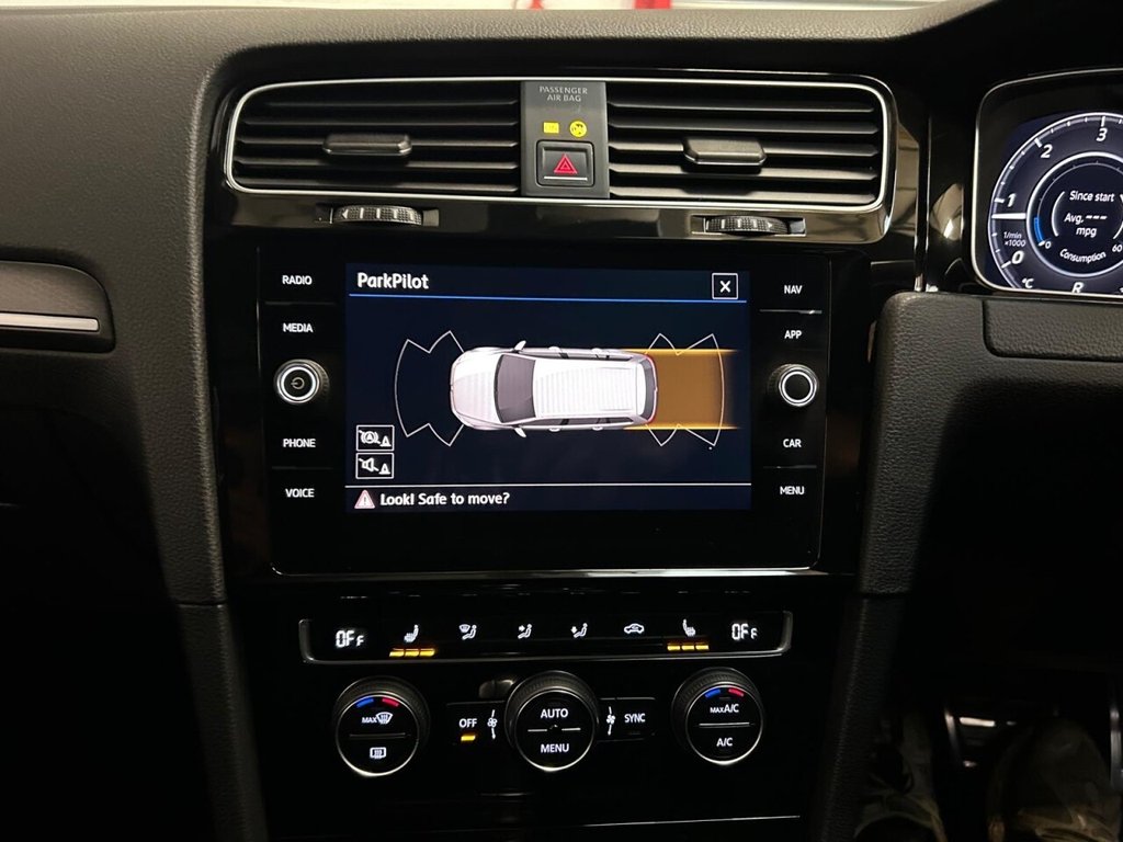 Used Volkswagen Golf 2018 for sale - 76590725: Photo 21