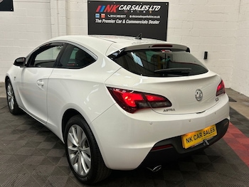 Used Vauxhall Astra GTC 2013 for sale - 76018877: Photo 2