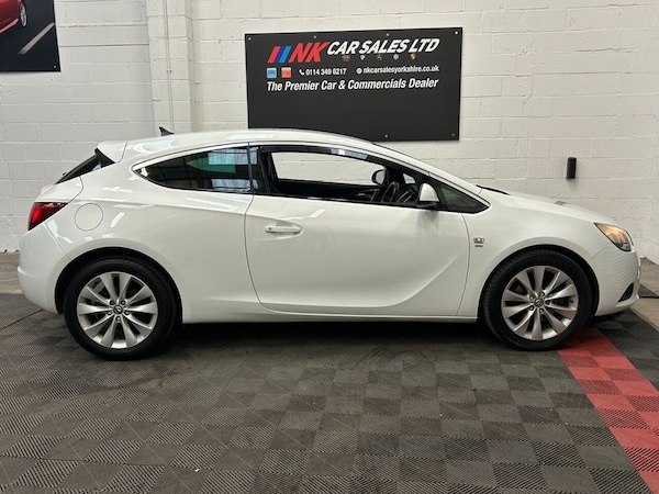 Used Vauxhall Astra GTC 2013 for sale - 76018877: Photo 3