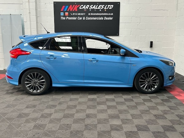Used Ford Focus 2017 for sale - 74494581: Photo 2