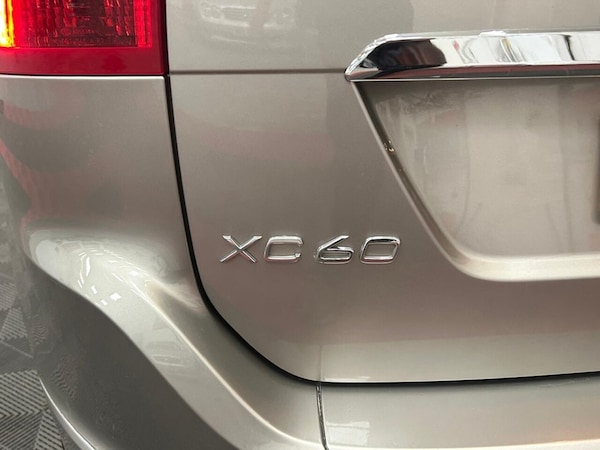 Used Volvo XC60 2015 for sale - 75675892: Photo 10