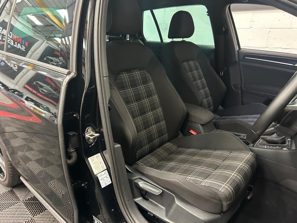 Used Volkswagen Golf 2016 for sale - 76367903: Photo 16