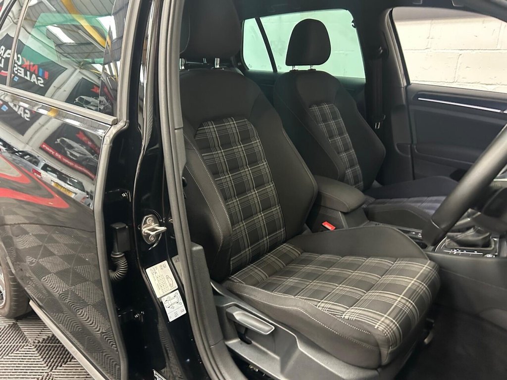 Used Volkswagen Golf 2016 for sale - 76367903: Photo 17