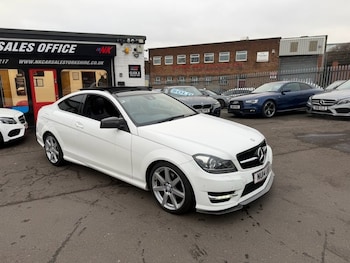Used Mercedes-Benz C Class 2014 for sale - 77413402: Photo