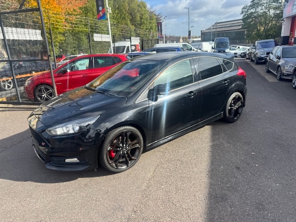 Used Ford Focus 2017 for sale - 76286066: Photo 2
