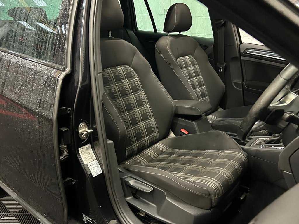 Used Volkswagen Golf 2016 for sale - 76590885: Photo 4