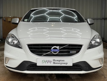 Used Volvo V40 2015 for sale - 79144659: Photo