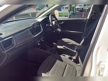 Used Kia Stonic 2023 for sale - 78451086: Photo