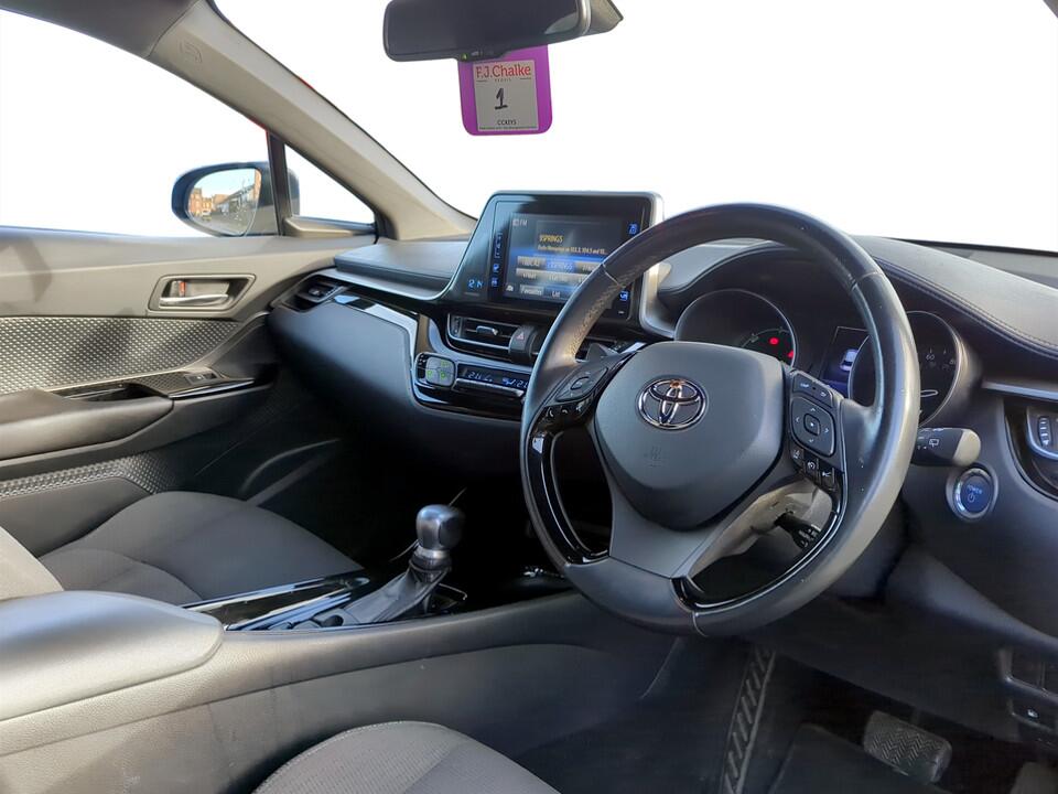 Used Toyota C-HR for sale - 76965193: Photo 6