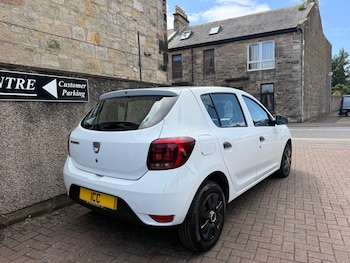 Used Dacia Sandero 2017 for sale - 79295720: Photo