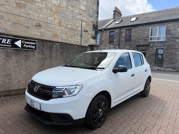 Used Dacia Sandero 2017 for sale - 79295720: Photo