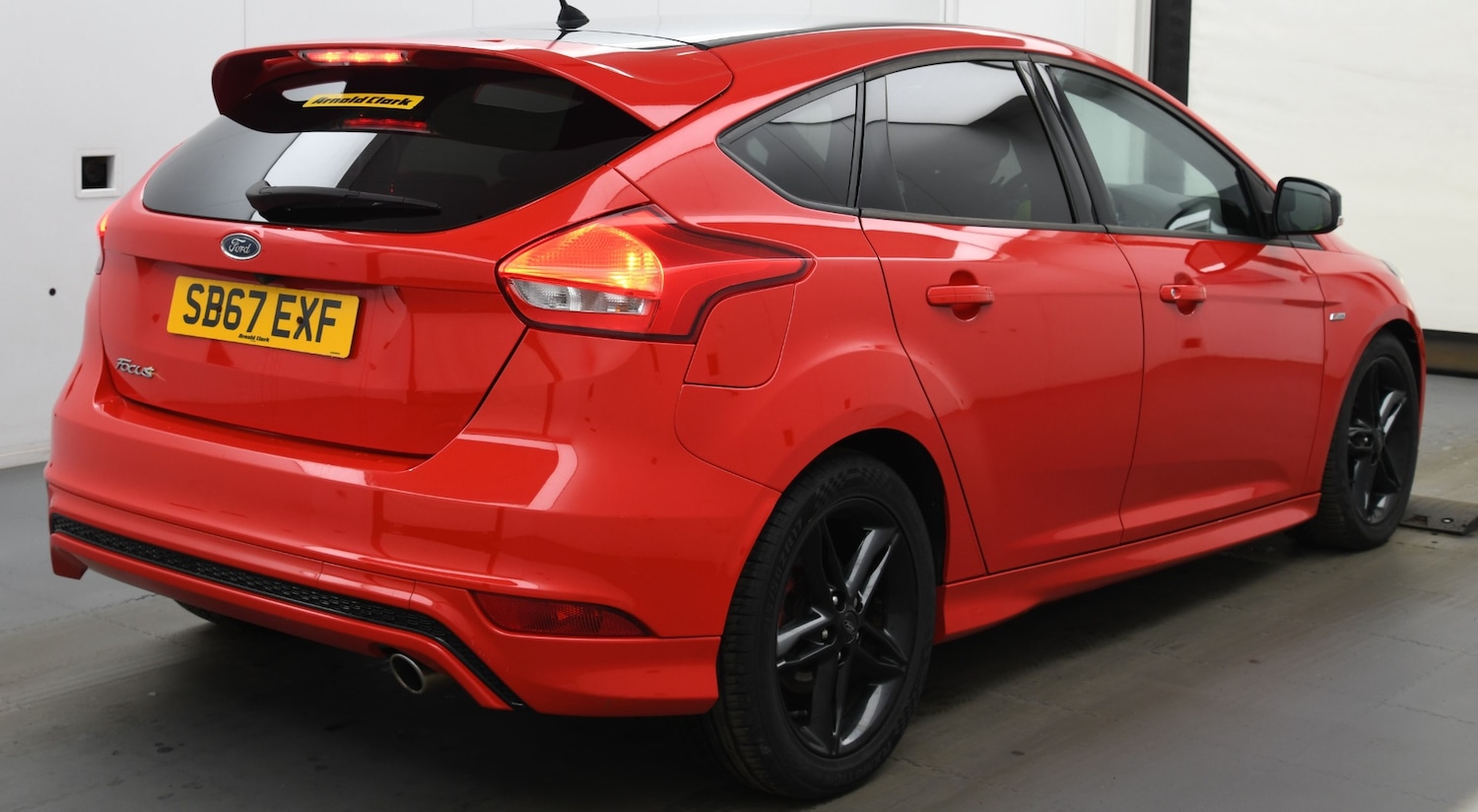 Used Ford Focus 2017 for sale - 77963647: Photo 2