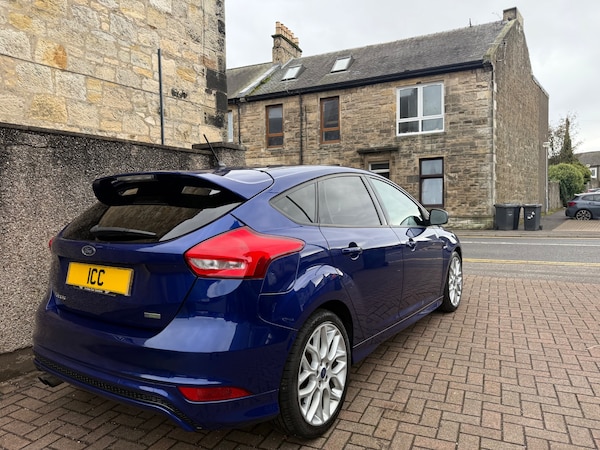 Used Ford Focus 2017 for sale - 76058009: Photo 13