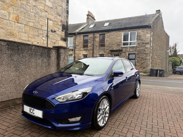Used Ford Focus 2017 for sale - 76058009: Photo 17